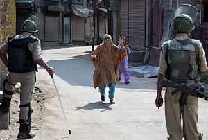 Curfew and separatist shutdown continue for 12th day in Valley