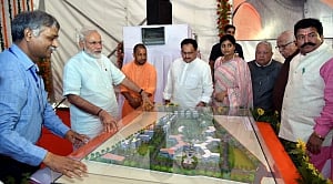 Modi exhorts youth to pick  development over casteism