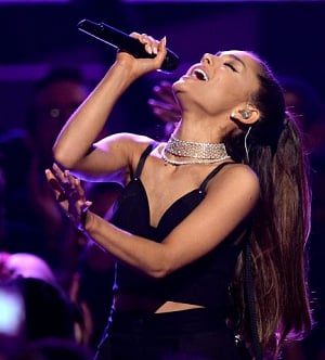 Ariana Grande splits from Ricky Alvarez