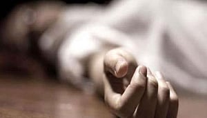 Girl kills self as father held for fee dues