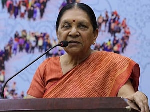 Anandiben offers to quit as Guj CM
