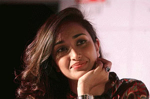Jiah case: HC asks Rabia Khan to draw list of 'anomalies'