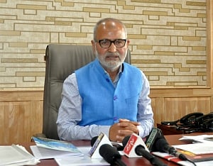 Petrol bomb hurled at J-K Minister's house