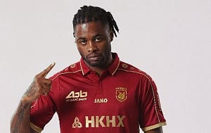 Barcelona terminate midfielder Alex Song's contract