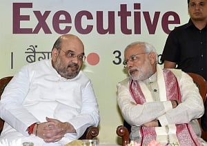 Shah to pick Patel's successor in consultation with MlAs