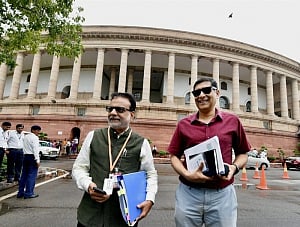 Target for GST rollout is April 1, 2017: Revenue Secretary