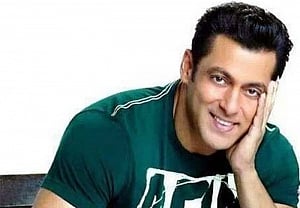 I visit Salman's house when in India: Shoaib