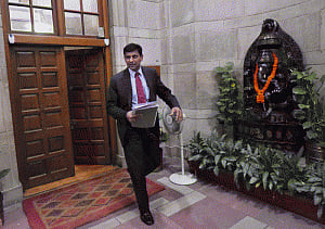 Rajan to flag last independent monetary policy update by RBI governor Tuesday