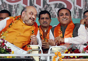 Rupani takes oath as Gujarat CM