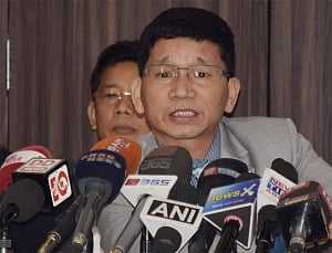 Tension in Arunachal capital as ex-CM Kalikho Pul commits suicide