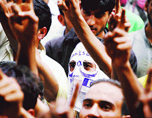 5 dead as Kashmir refuses to cool