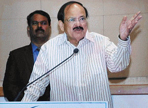 Congress' statements on Kashmir show political opportunism: Naidu