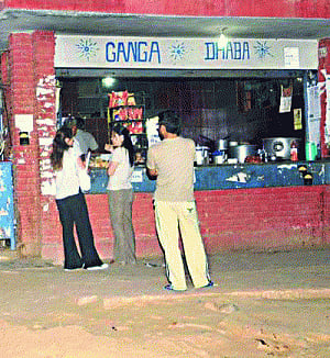 JNU's eatery 'closure' order sparks protest