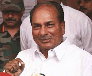 Cong losing mass base in Kerala due to infighting: Antony