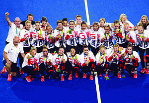 Britain stun Dutch for Gold
