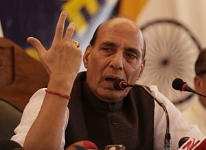 Nodal officer to address problems of Kashmiris outside state: Rajnath
