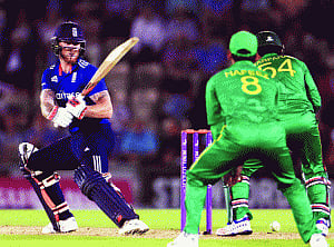Dizzy Roy sets up England win