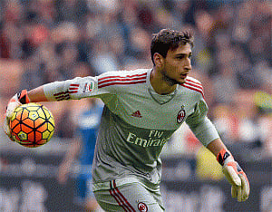 Donnarumma youngest to join Italian football squad