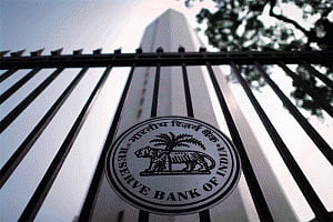 RBI unions urge MPs to stop public debt management agency