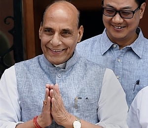 All-party team to visit Kashmir on Sept 4; Rajnath to lead
