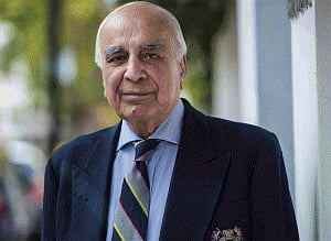 Indian-origin retired Major in UK returns honour in protest