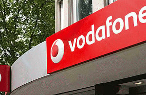 Vodafone offers intl roaming plan for pre, postpaid users