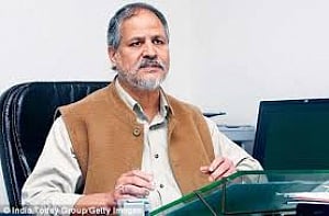 l-G declares fresh jung on Delhi Govt