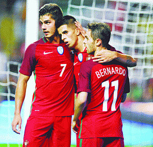 Belgium's Martinez, Italy's Ventura lose debuts