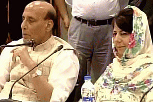 All-party delegation in Kashmir; Separatists snub talks bid