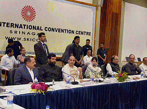 Rajnath slams separatists,says their behaviour not Kashmiriyat