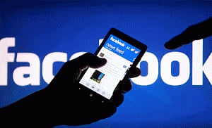 'Two Facebook comments a day may improve mental well-being'