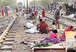 Notice to Railways, Delhi Government over poor living condition near rail lines