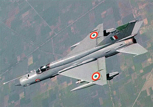 MiG-21 trainer aircraft crashes in Rajasthan, pilots safe