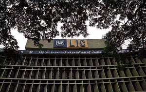 lIC unveils new money-back plan to mark diamond jubilee