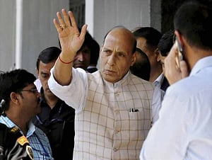 Rajnath, Parrikar, NSA, Army chief meet to discuss Kashmir