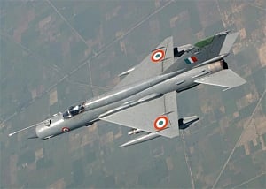 MiG-21 jet makes emergency landing at Srinagar Airport