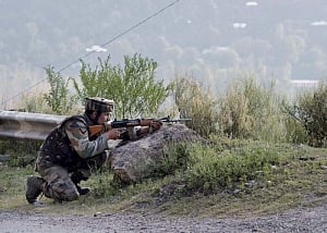 Pak troops fire at Indian positions in Uri