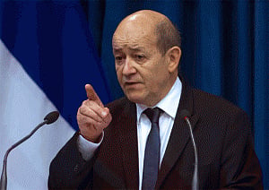 French defence minister heads to India over jet deal
