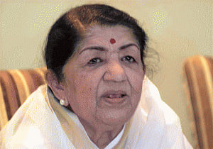 On my birthday, remember and donate for soldiers: lata Mangeshkar