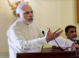 Armed forces chiefs meet PM