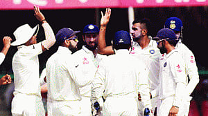 Jadeja, Ashwin spin out Kiwis