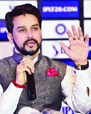 Thakur slams Patil for  Sachin, MSD comments