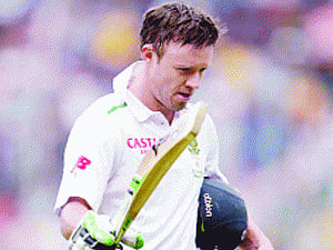 De Villiers out  for 2 months