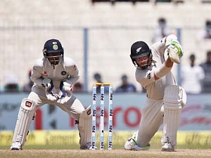 New Zealand make promising start chasing 376