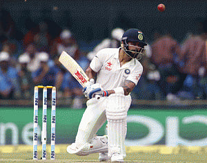 India lose openers to reach 75/2 at lunch on Day 1