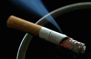 Parental absence may lead to early smoking, drinking