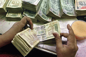 India's forex reserves slip to $367 billion