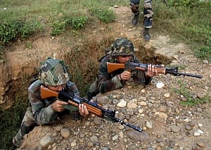 Pak troops shells loC posts in Rajouri, violate ceasefire