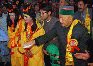 Modi attacks Virbhadra Singh, who calls BJP rally a flop