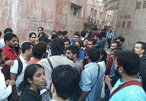 Students lock JNU VC & other senior officials